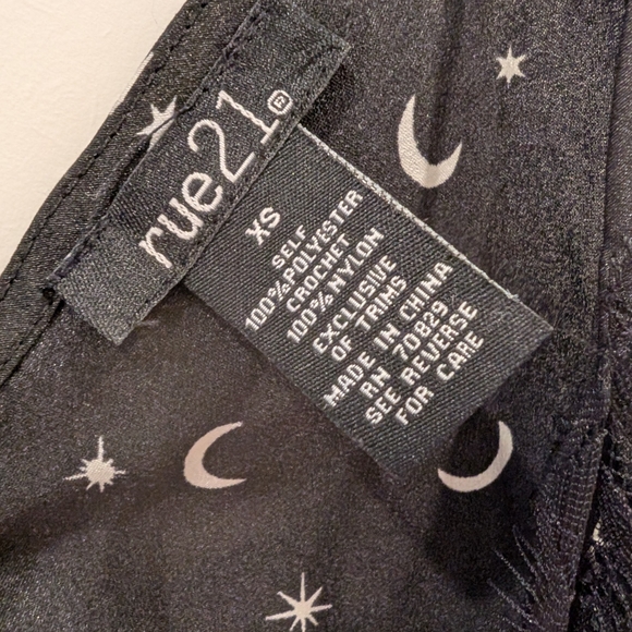 3 For $12 Rue21 Black Celestial Lace Camisole - Picture 3 of 4